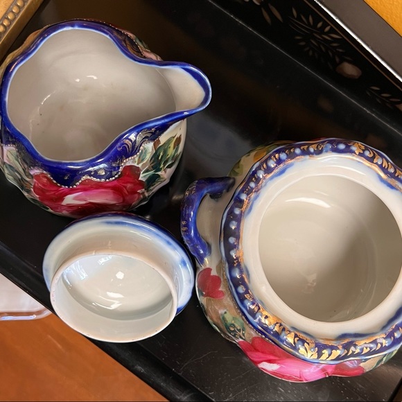 Creamer and sugar - Picture 7 of 8